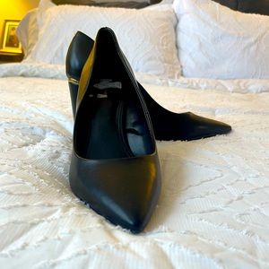 Sz10 Black dressy pumps w/ block heel